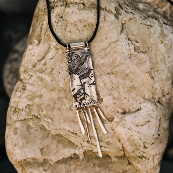 Серебряная подвеска «Дождь и камень» с чернением